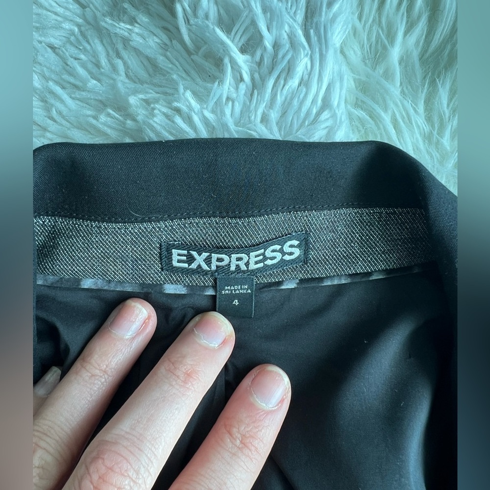 Express Size 4 Grey And Black One Button Fitted B… - image 4
